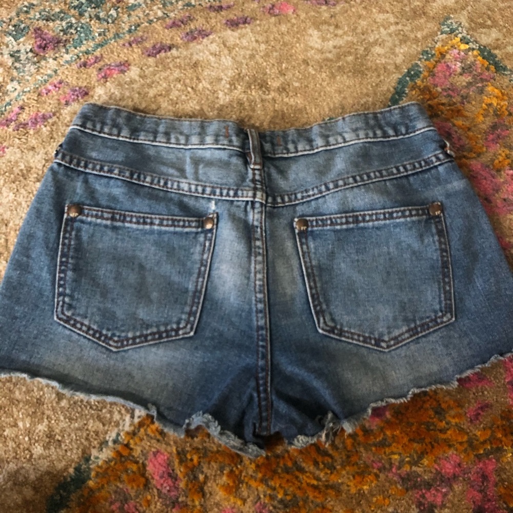 Free People jean denim shorts Sz 26 - Picture 3 of 4